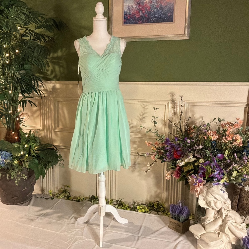 Short mint green chiffon dress